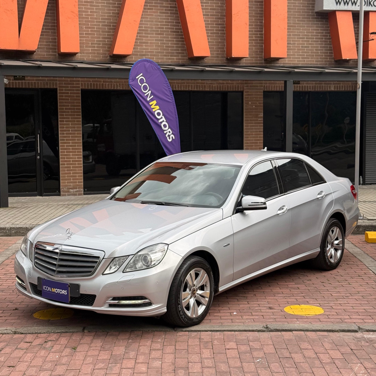 MERCEDES BENZ E220d