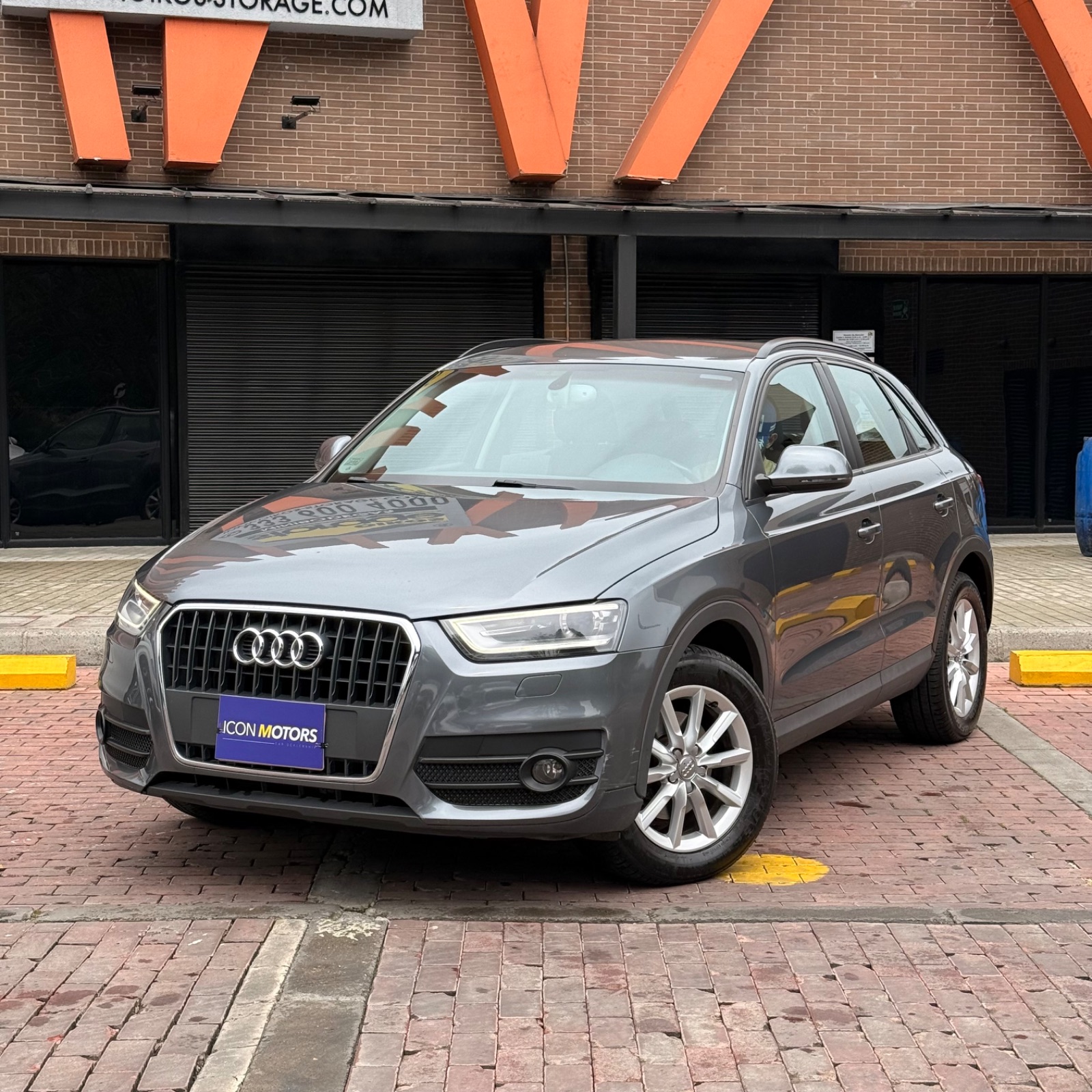 AUDI Q3
