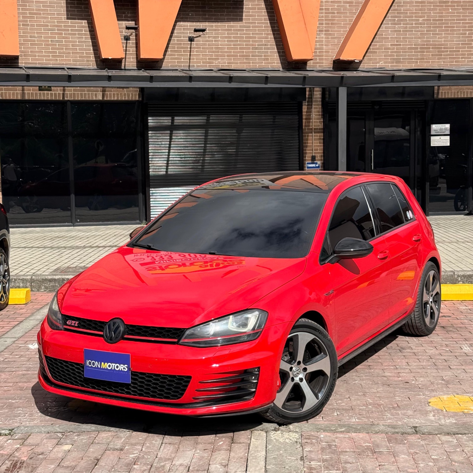 VOLKSWAGEN Golf GTI
