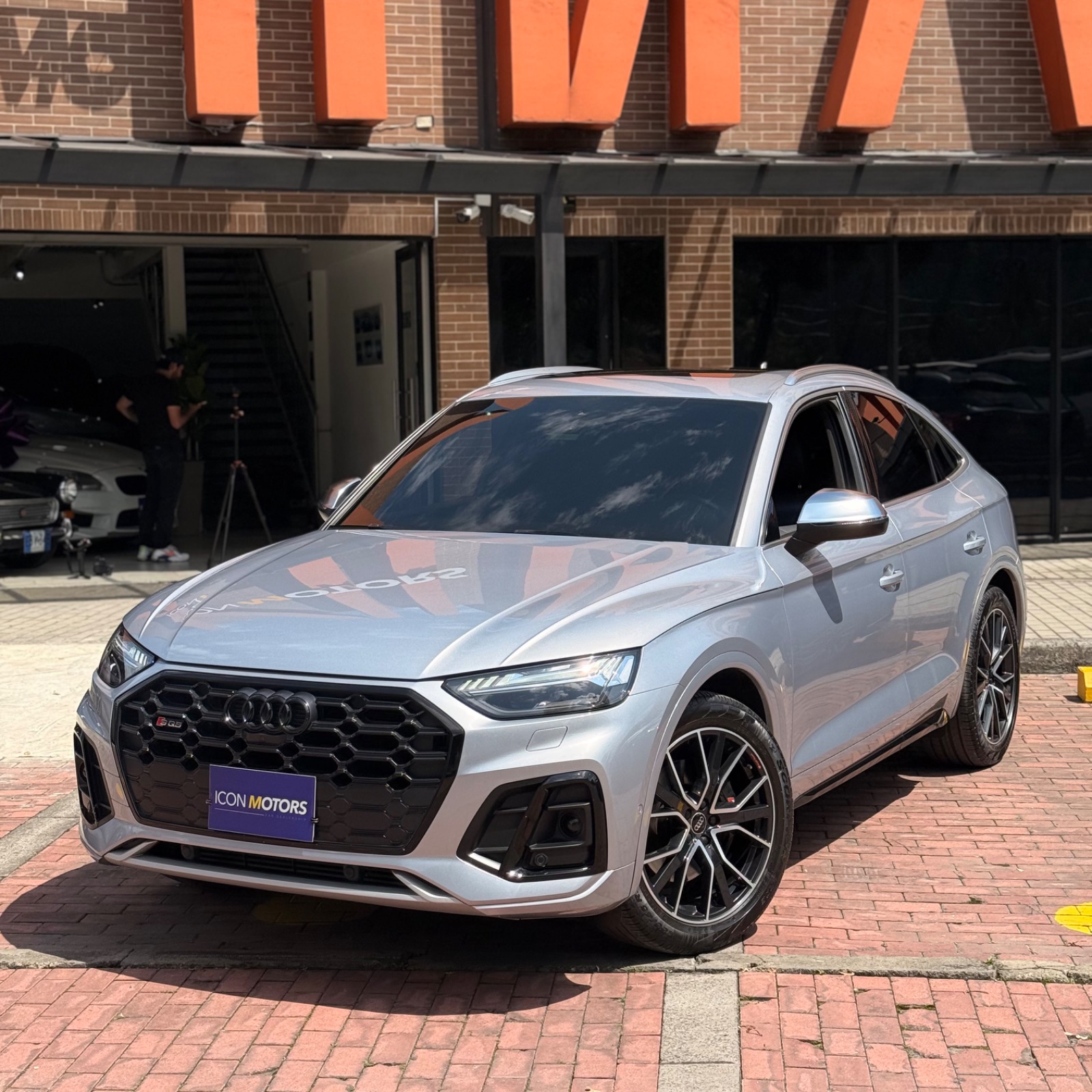 AUDI