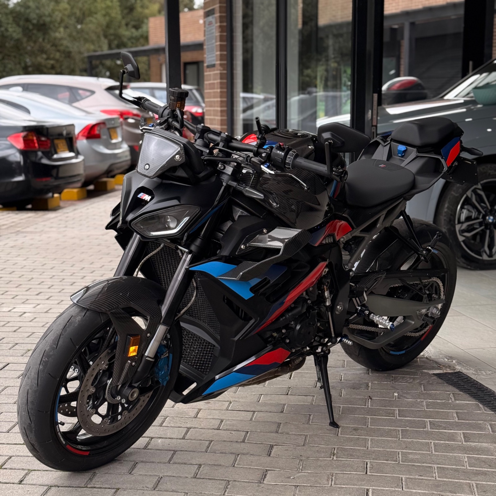 BMW M1000R