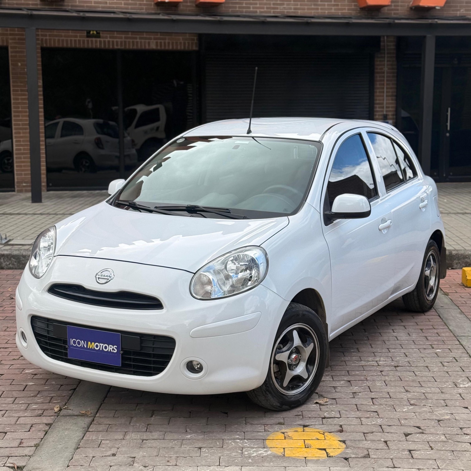 NISSAN March Active