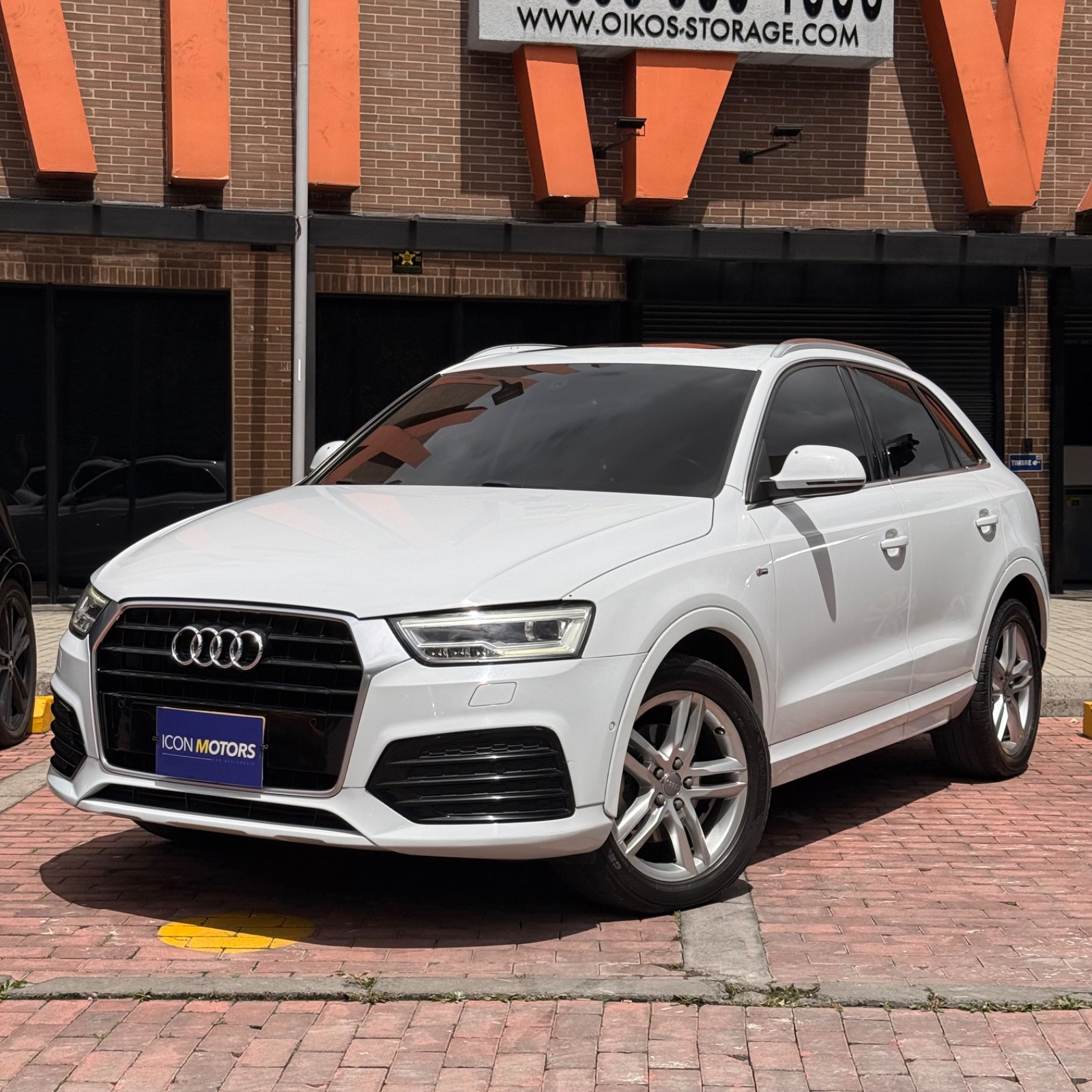 AUDI Q3