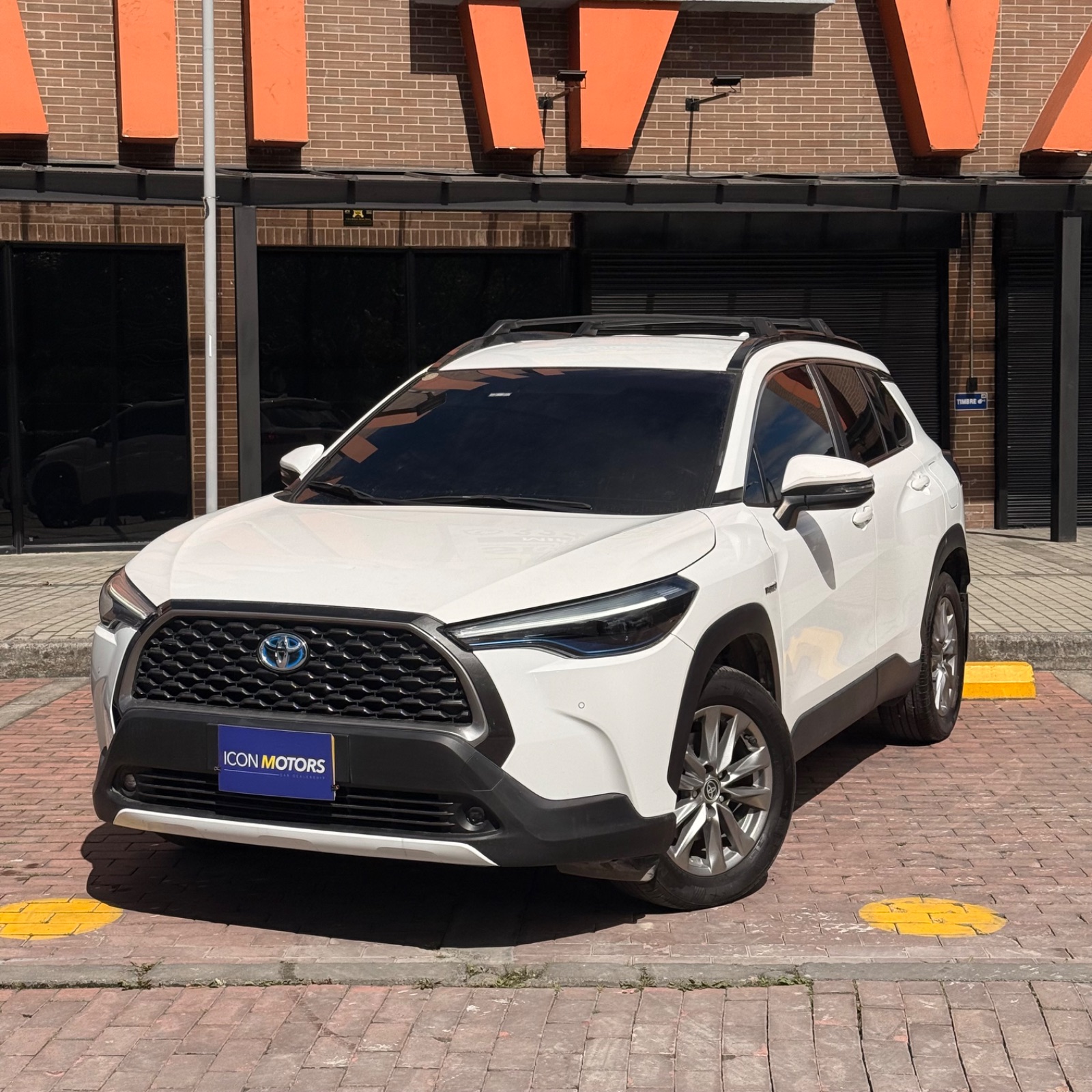 TOYOTA COROLLA CROSS