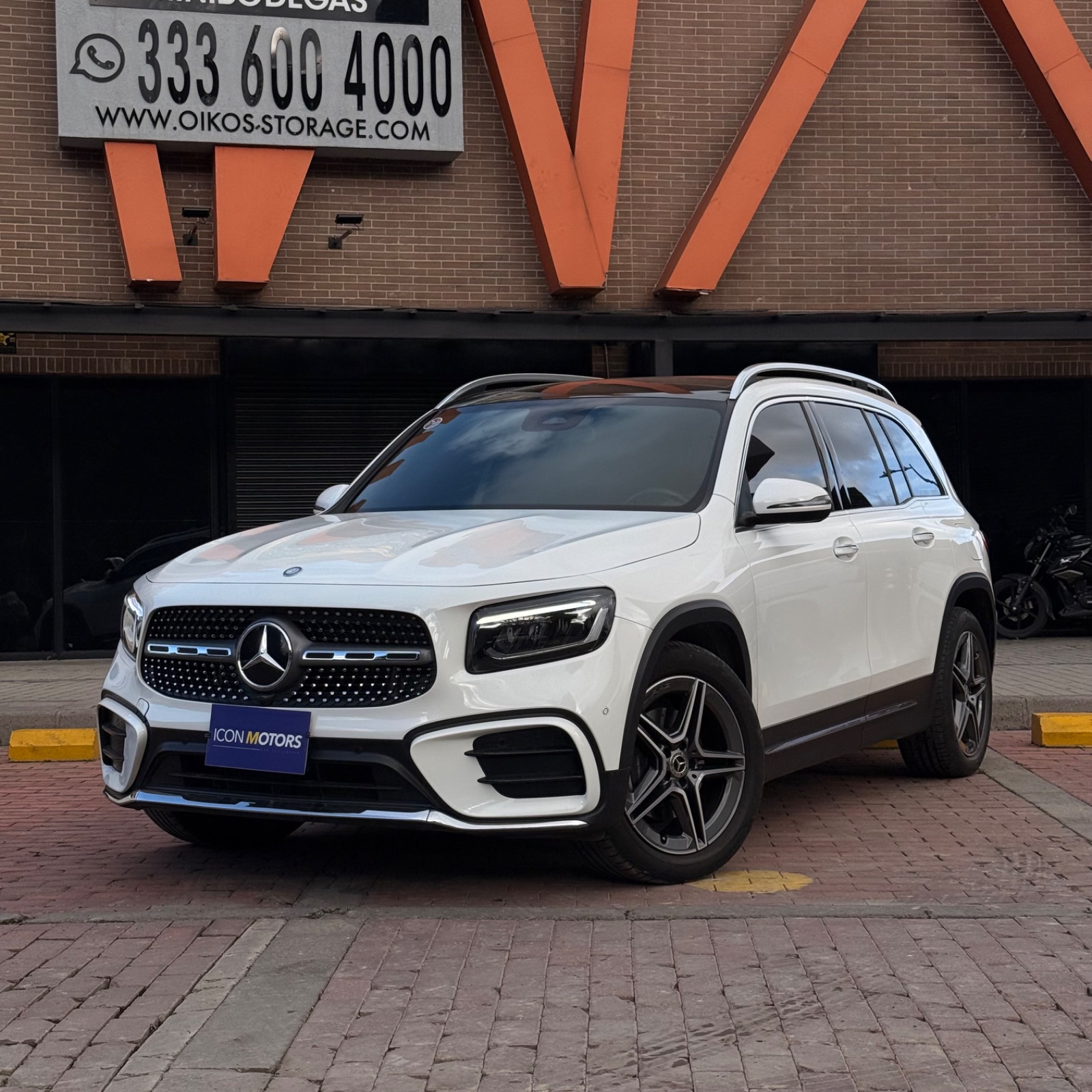 MERCEDES BENZ GLB 200